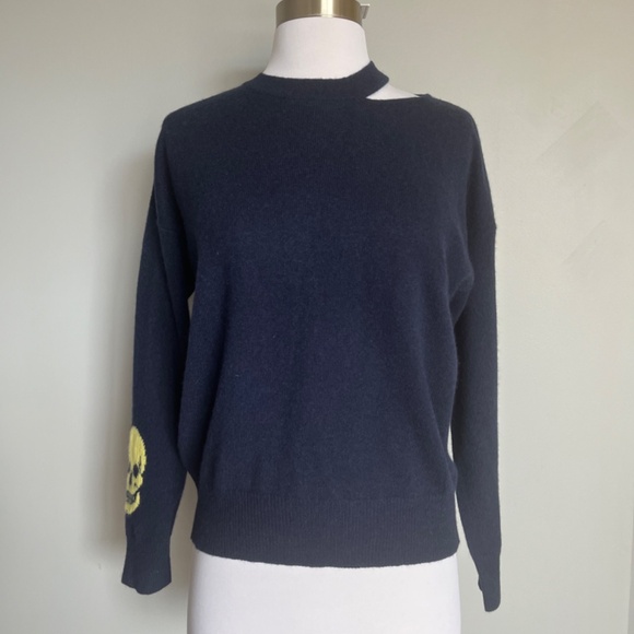 360 CASHMERE Rue Cutout Skull Print Navy Cashmere Cold Shoulder Pullover Sweater - Picture 2 of 13